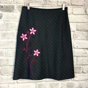 Vintage 90s Black Pinstripe Embroidered Flowers Knee Length A-Line Skirt
